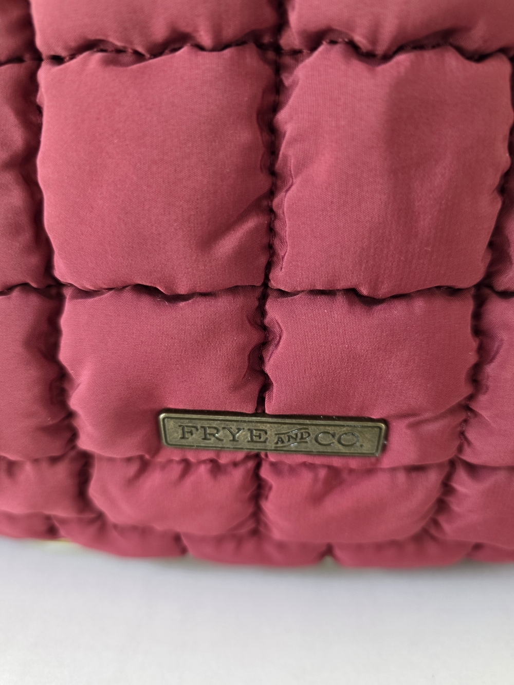Frye & Co Cranberry Quilted Shoulder Hobo Bag Large Slouchy Tote - Picture 4 of 8